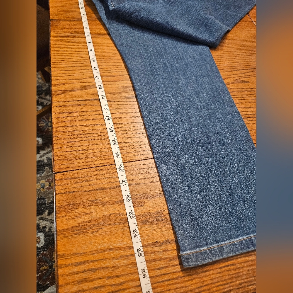 L.L. Bean Straight Leg Blue Jeans Size 18 Petite EUC - Picture 9 of 10